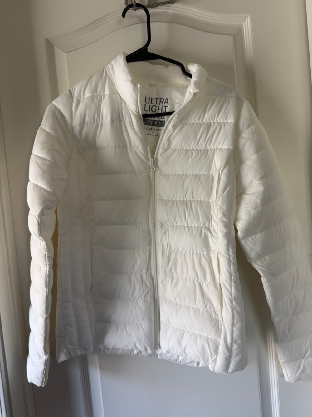 Love Tree White Ultra Light Puffer Jacket / BB20